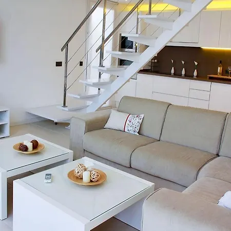 De La Brisa - Four Bedroom Sleeps 10 With Spectacular Sea Views *