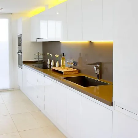 De La Brisa - Four Bedroom Sleeps 10 With Spectacular Sea Views