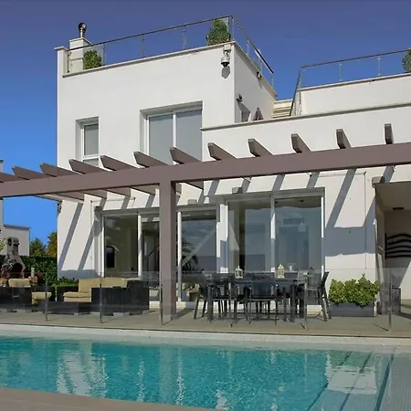 De La Brisa - Four Bedroom Sleeps 10 With Spectacular Sea Views 손 보우