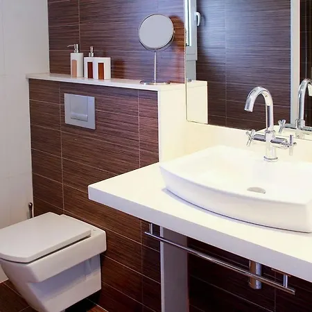 De La Brisa - Four Bedroom Sleeps 10 With Spectacular Sea Views 손 보우