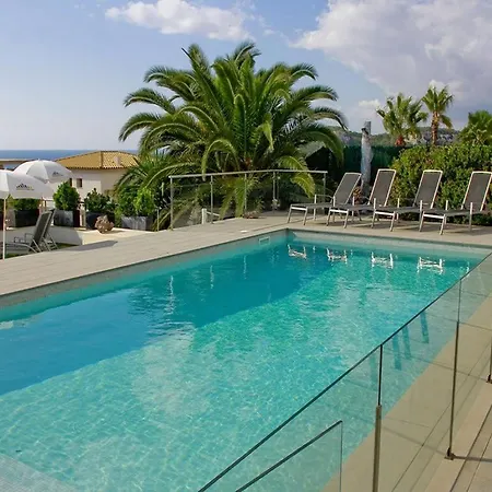 De La Brisa - Four Bedroom Sleeps 10 With Spectacular Sea Views Son Bou